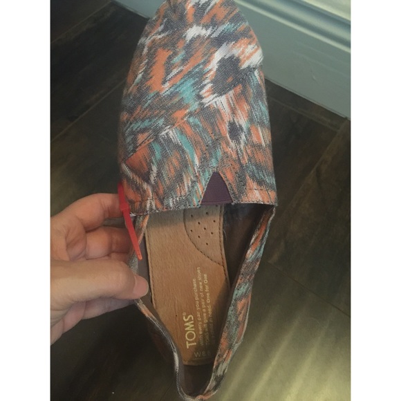 Toms Shoes - TOMS, Brand new, pretty multicolor flat, Size 8.5